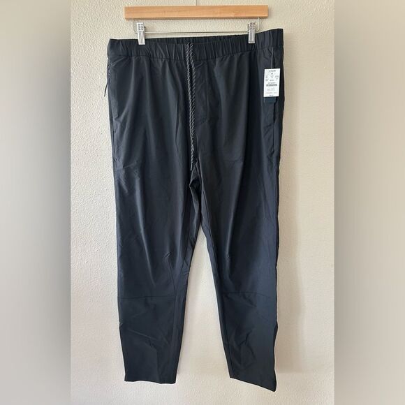 NWT J Crew Men’s Tech Jogger Pant Zip Cuffs Solid Black Athletic Pants Size L - Picture 1 of 8
